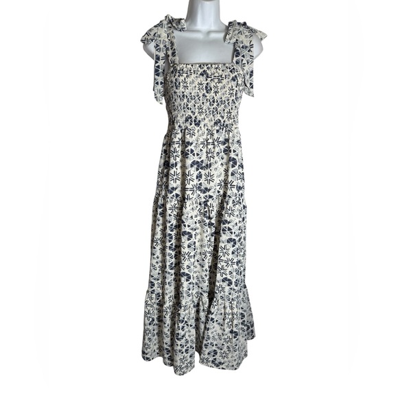 Sam Edelman Dresses & Skirts - Sam Edelman Dress Size 6 Navy Blue & Cream Smocked Maxi Dress 💙💙